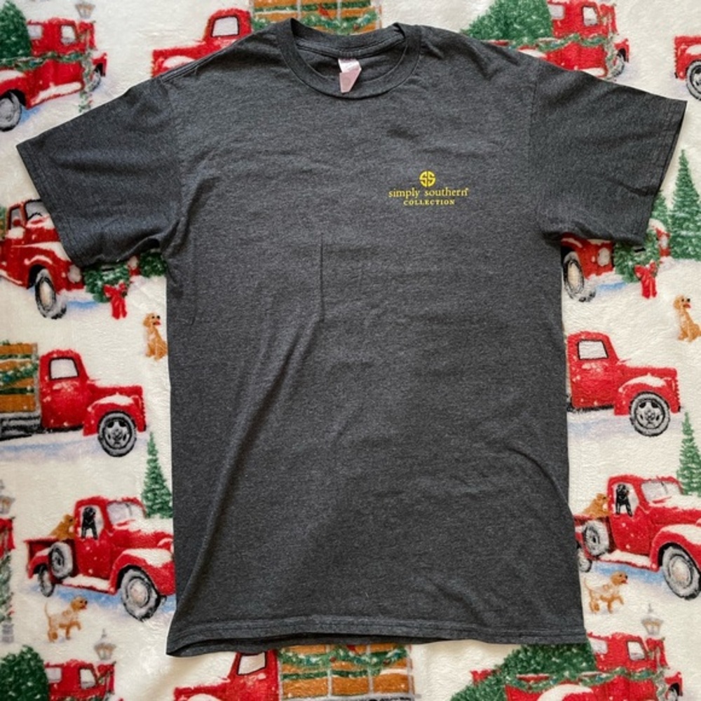 Simply Southern Dark Grey T-Shirt‎ {Size Small}